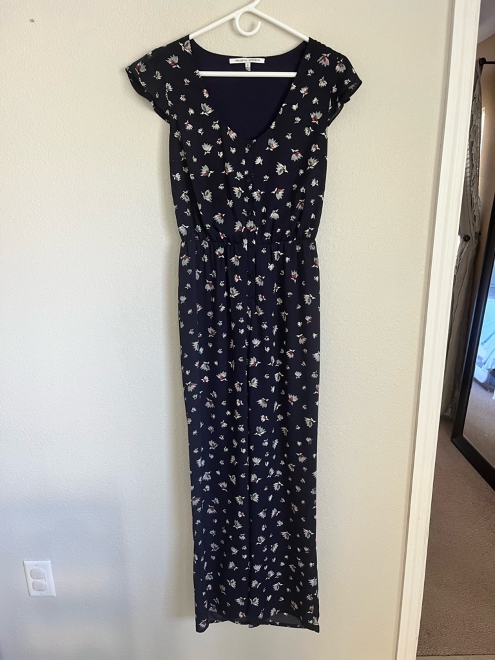 Collective Concepts Navy Floral V-Neck Jumpsuit. Small.